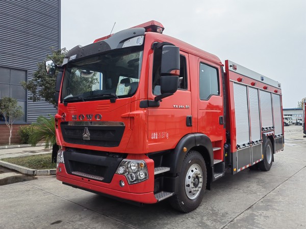 重汽HOWO消防車 6 噸水